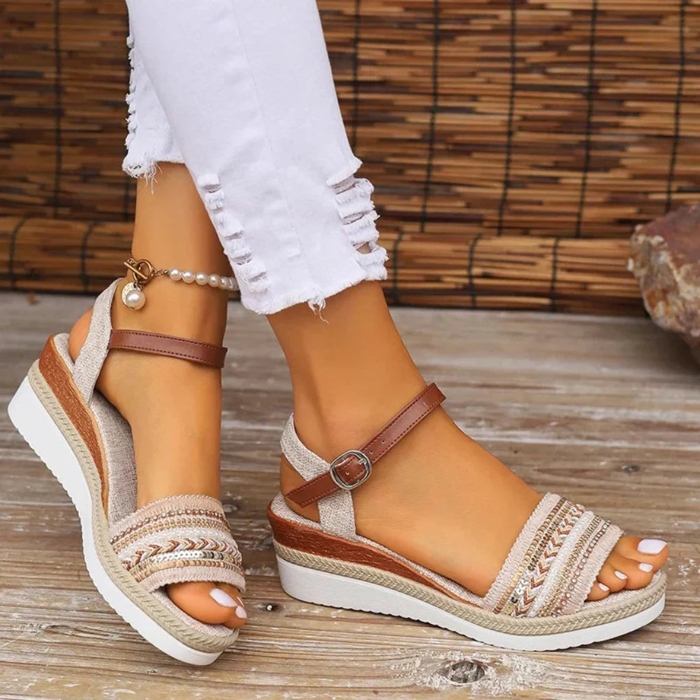 Ženské platformové sandály v boho stylu