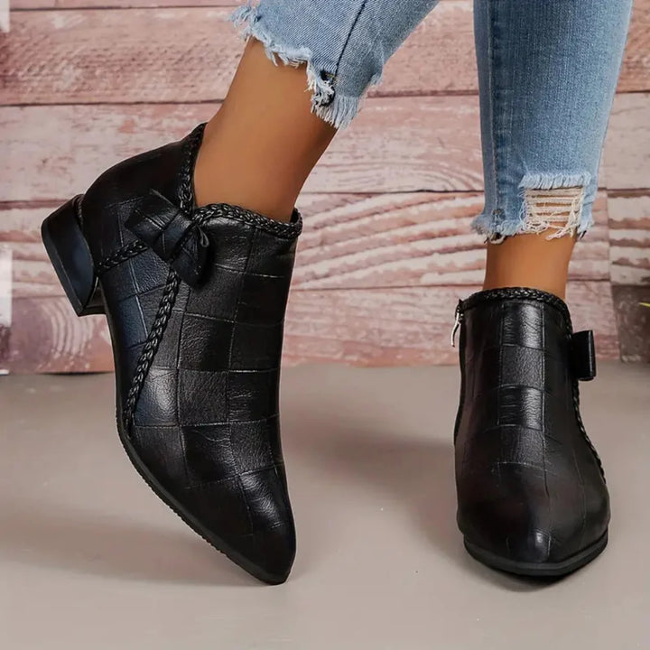 Ženské ankle boty s nízkým podpatkem