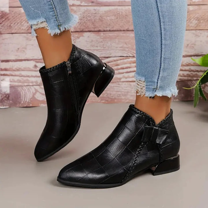 Ženské ankle boty s nízkým podpatkem