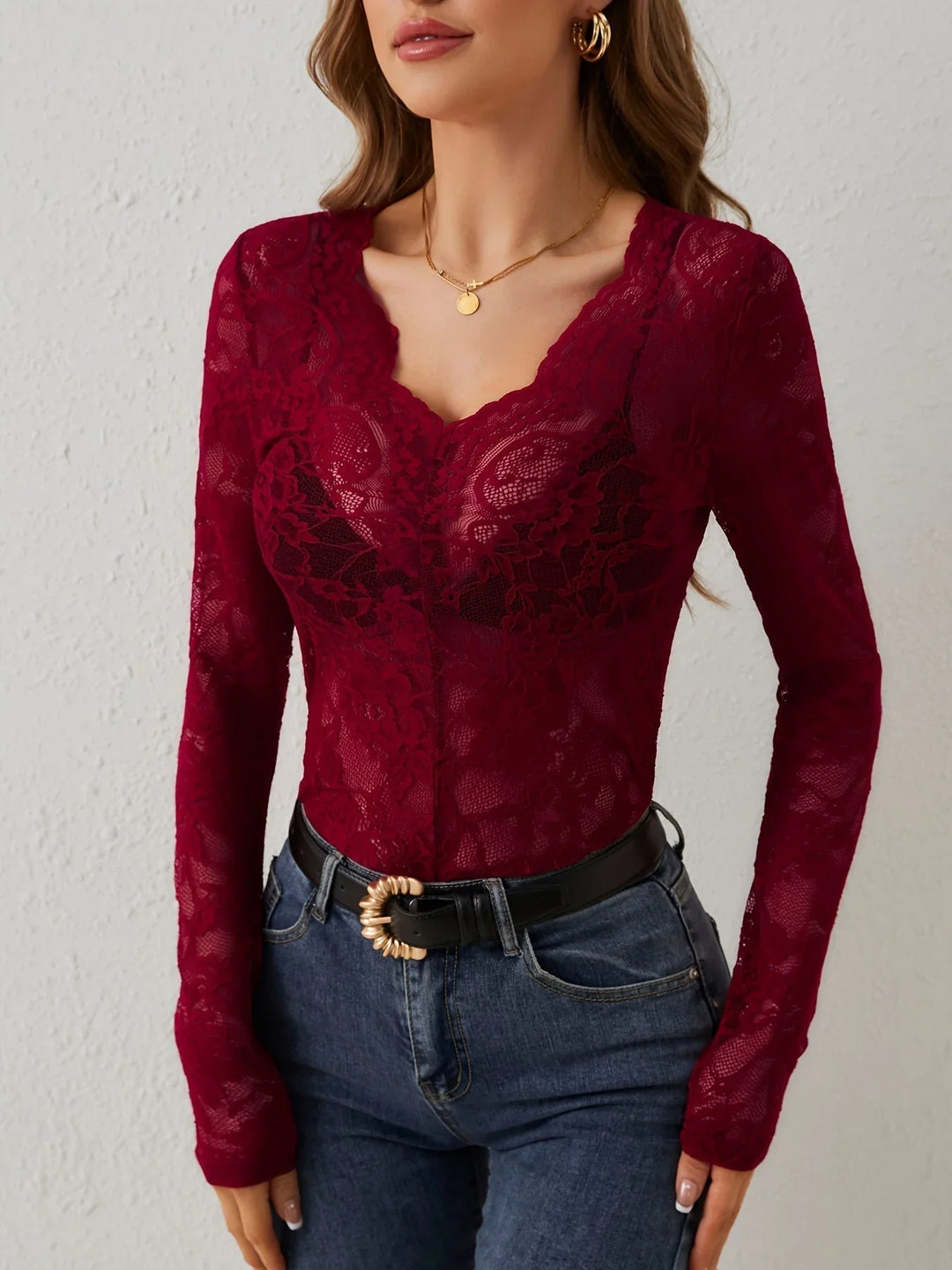 Dámský krajkový top – Femininní detail pro elegantní styl